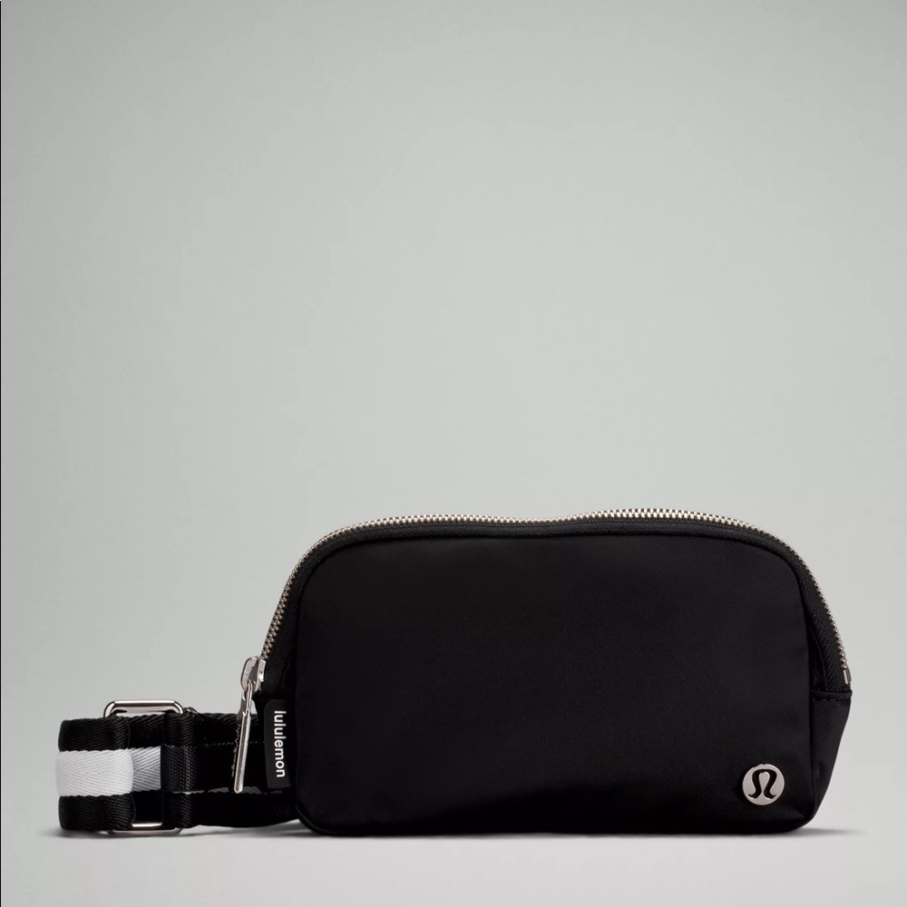 Lululemon Everywhere Cross Body Bag
